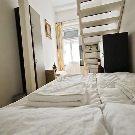 Center Apartment 5 Private Room For 19 People Budapest Exterior foto