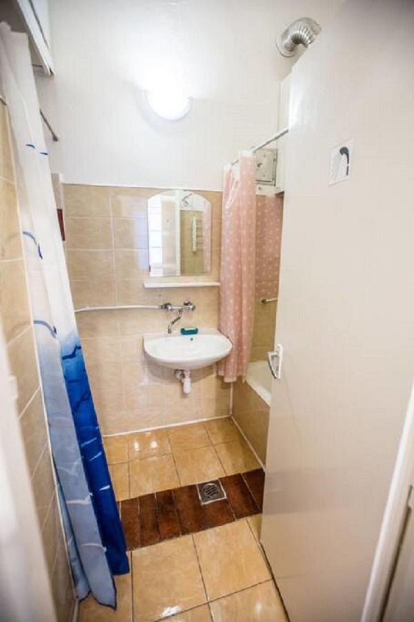 Center Apartment 5 Private Room For 19 People Budapest Exterior foto