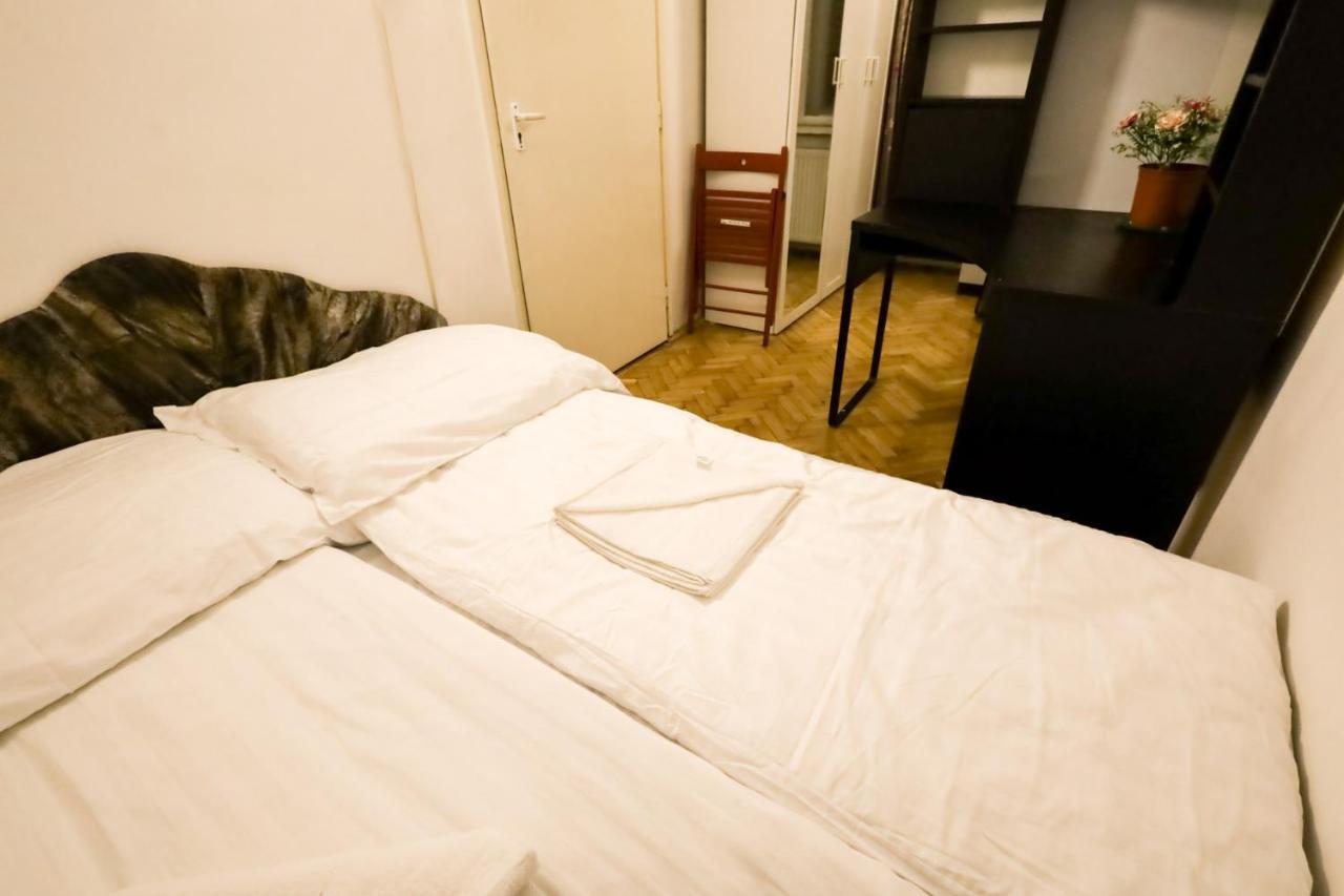 Center Apartment 5 Private Room For 19 People Budapest Exterior foto