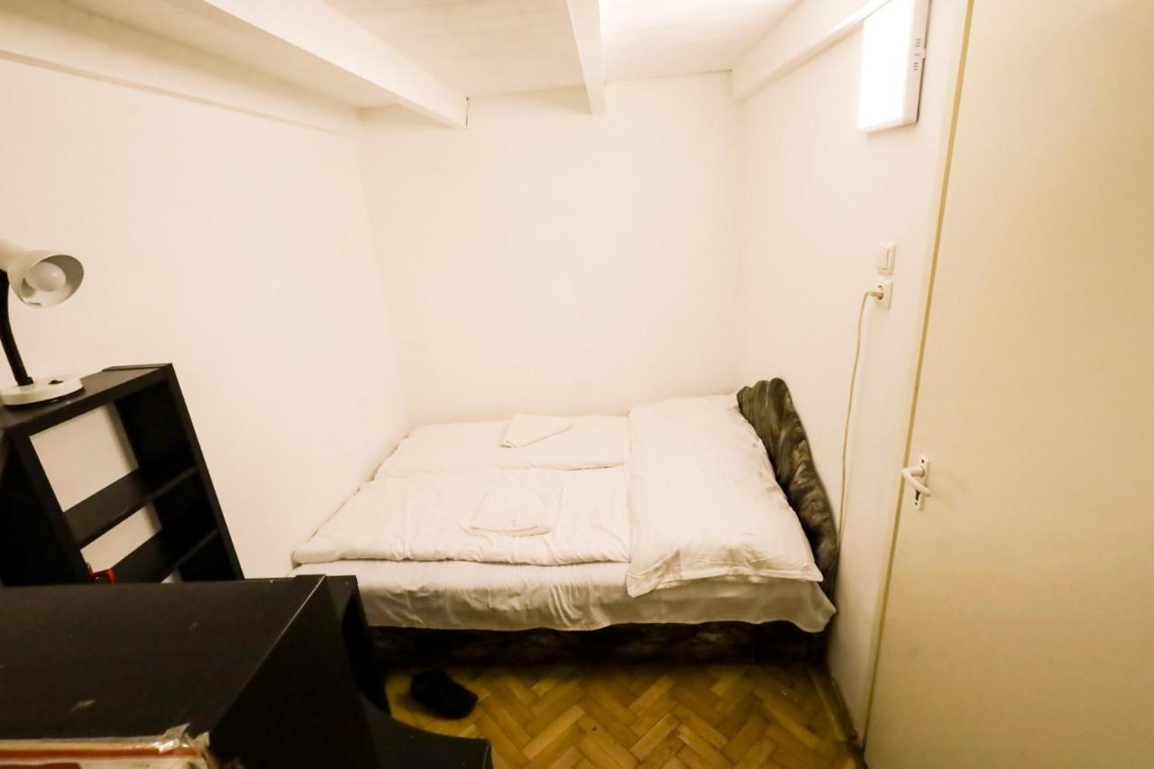 Center Apartment 5 Private Room For 19 People Budapest Exterior foto