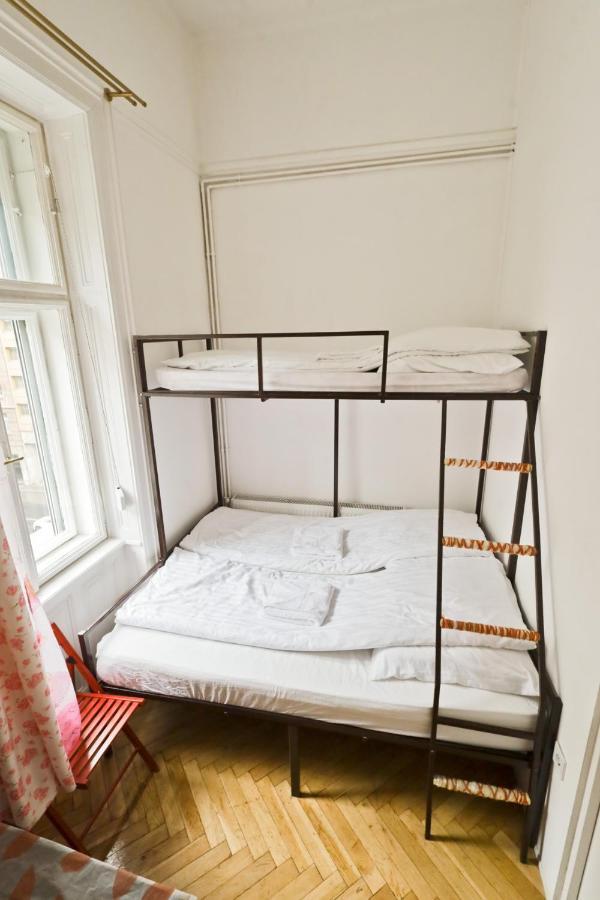 Center Apartment 5 Private Room For 19 People Budapest Exterior foto