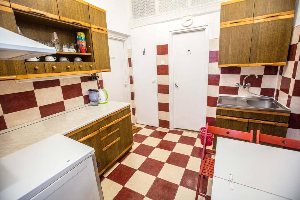 Center Apartment 5 Private Room For 19 People Budapest Exterior foto