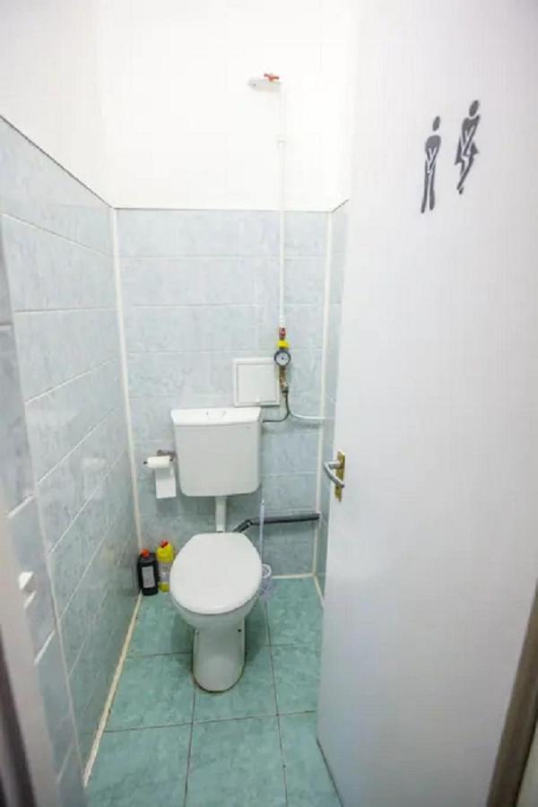 Center Apartment 5 Private Room For 19 People Budapest Exterior foto