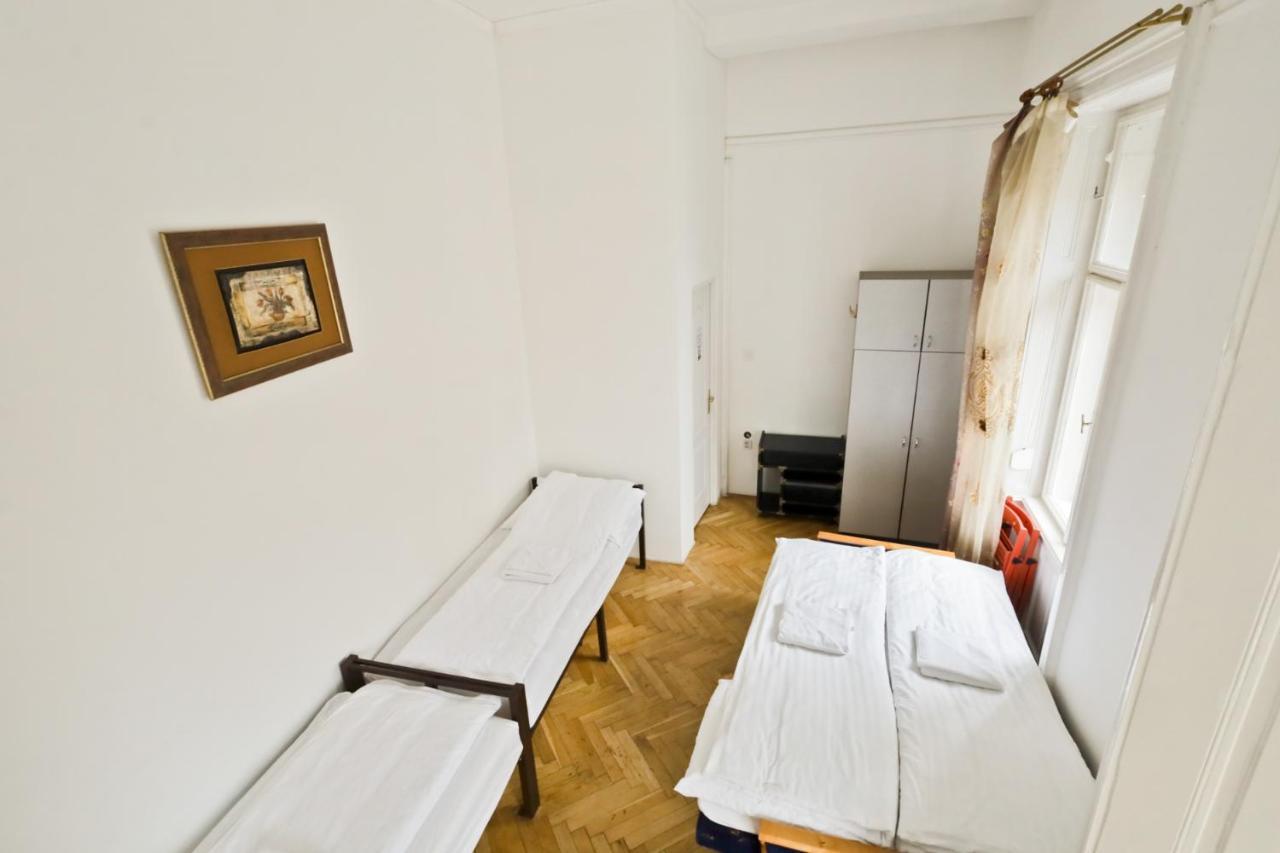 Center Apartment 5 Private Room For 19 People Budapest Exterior foto